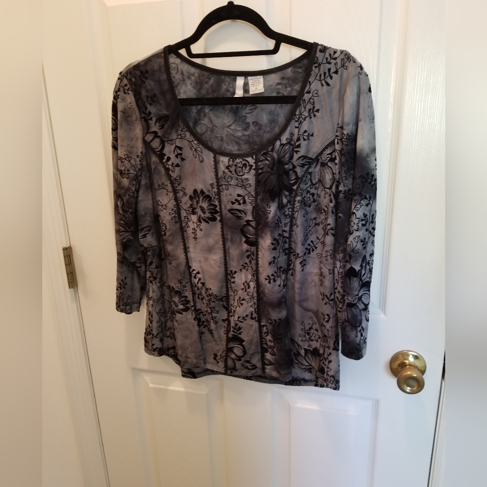Floral Black and Gray Women's Top